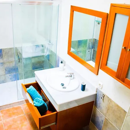 Ocean Views Apartment